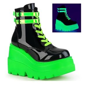 Demonia Shaker-52, Size 9 black patent-uv neon green